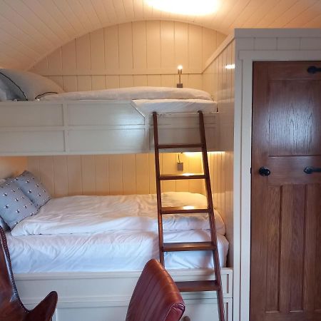 Delightful Shepherds Hut 웨스트포트 외부 사진